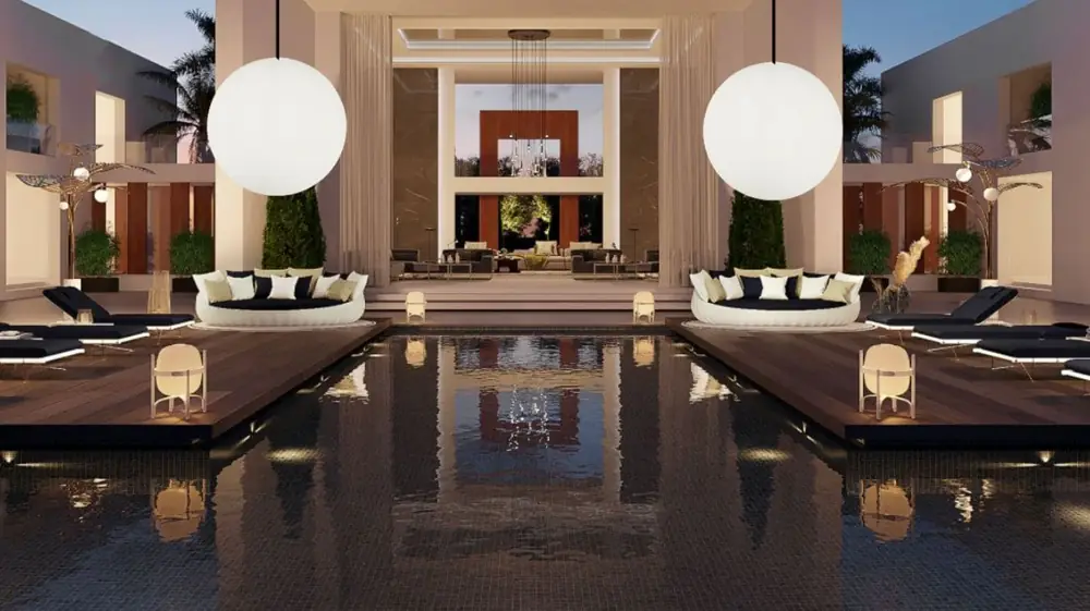 Pool-Innenhof mit weißen Kugelleuchten und symmetrisch angeordneten Gartenmöbeln