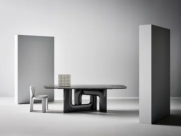 Bonaldo Liaison: Länglicher Tisch mit gemaserter Platte und zwei offenen Stützvolumen · Ansicht 1