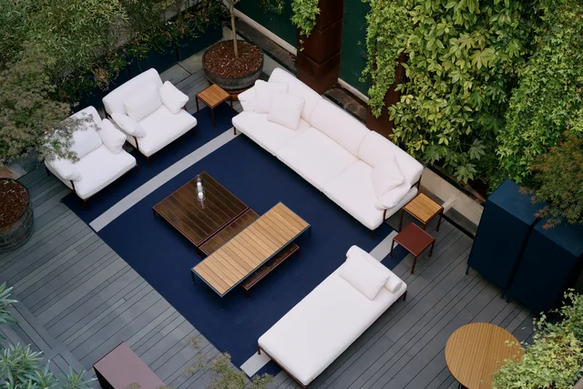 Fast Salvioni Milano Durini Terraces: Planted terrace with white and blue lounges and dining areas · View 15