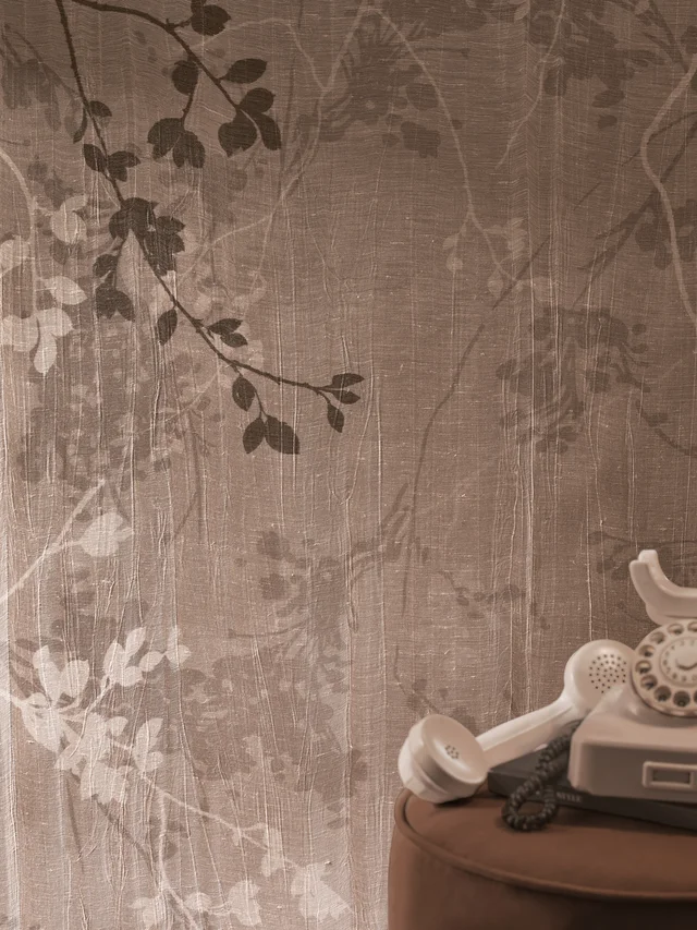 Glamora Vespera Collection: Silhouette – pleated textile wall design · Motif detail