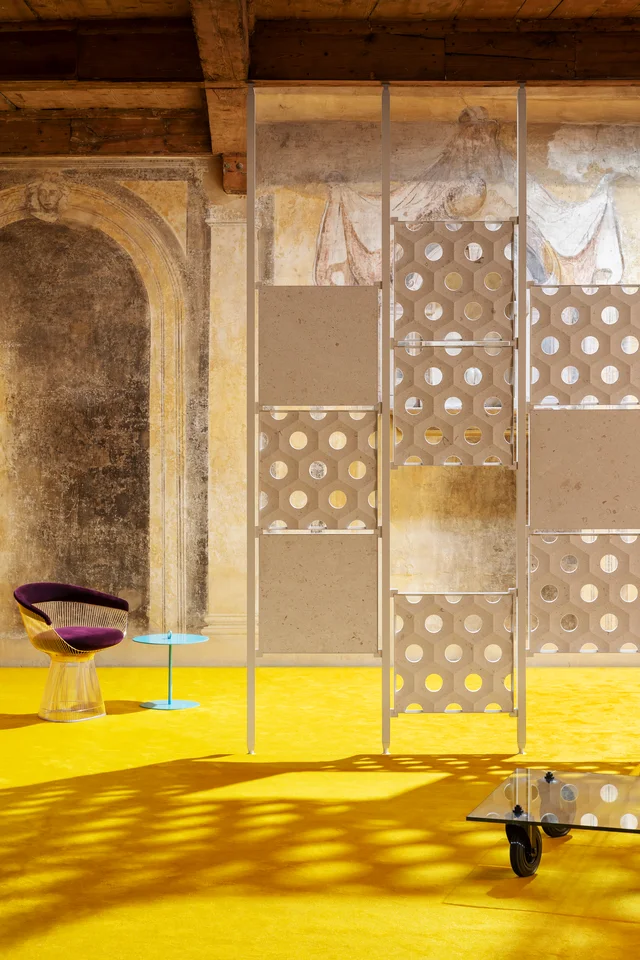 Lithos Design Quinte: Marble divider Palmanova with circular openings · View 3