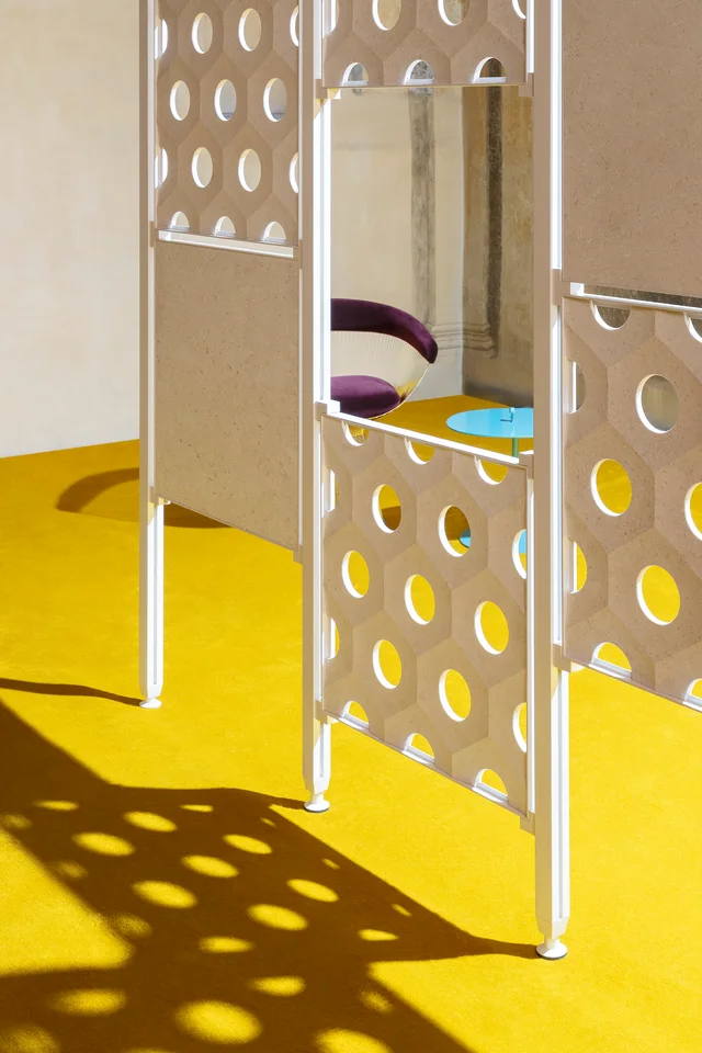 Lithos Design Quinte: Marble divider Palmanova with circular openings · View 5