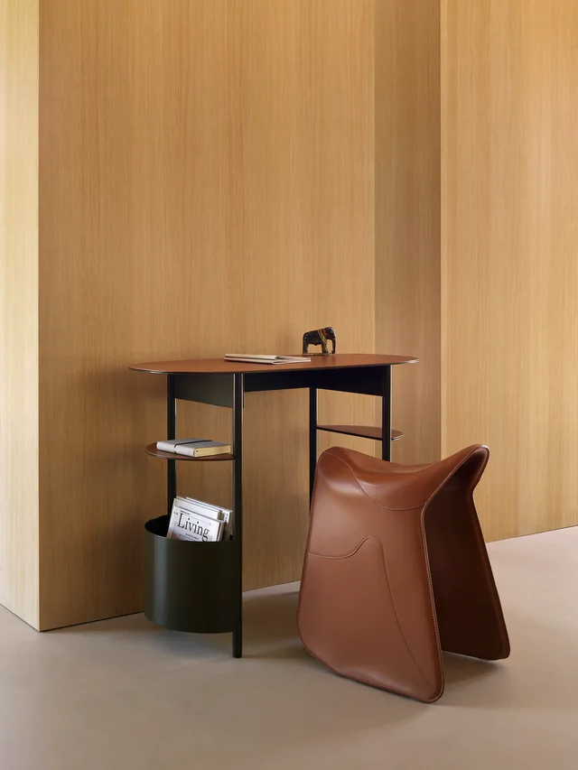 Opinion Ciatti Vanilla: Compact writing and dressing table with an oval mirror · View 5
