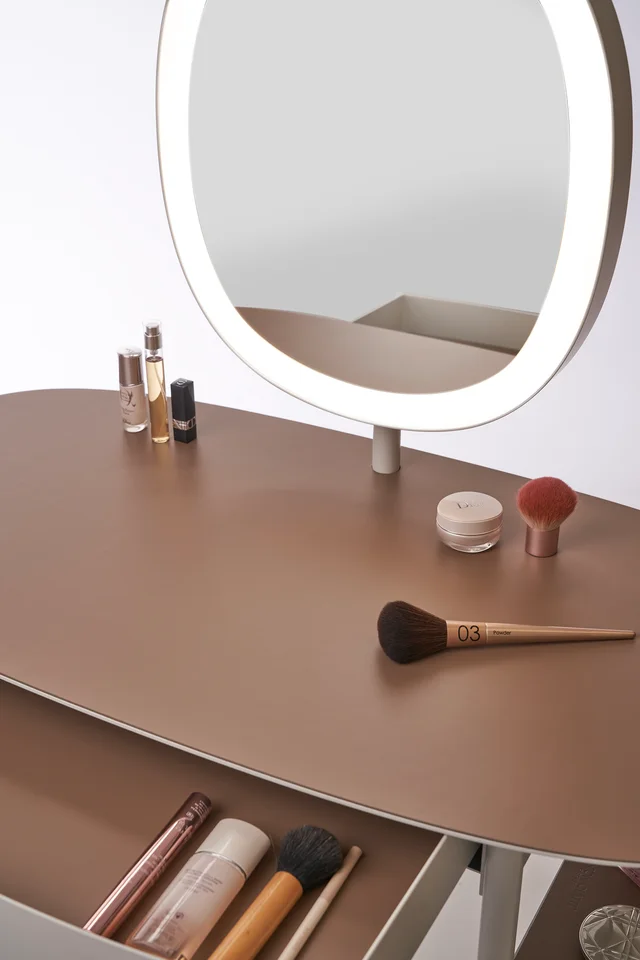 Opinion Ciatti Vanilla: Compact writing and dressing table with an oval mirror · View 8