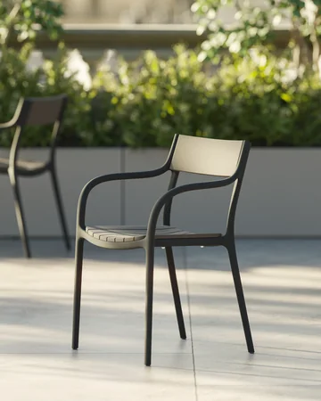 VONDOM MADISON: dark chair with a pale back and upholstered seat