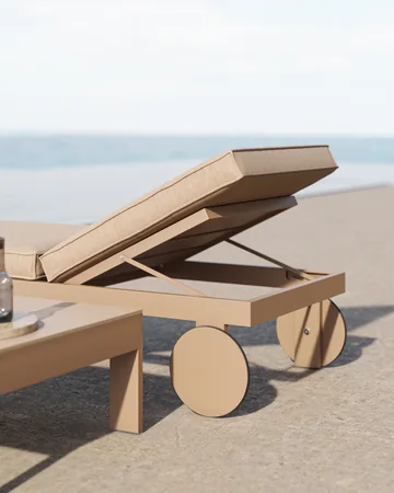 VONDOM POSIDONIA: detail of raised lounger backrests and large round wheels