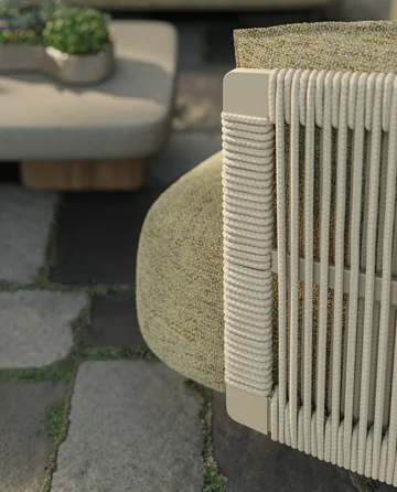 VONDOM SERRA: close-up of pale vertical ropes around the curved chair frame